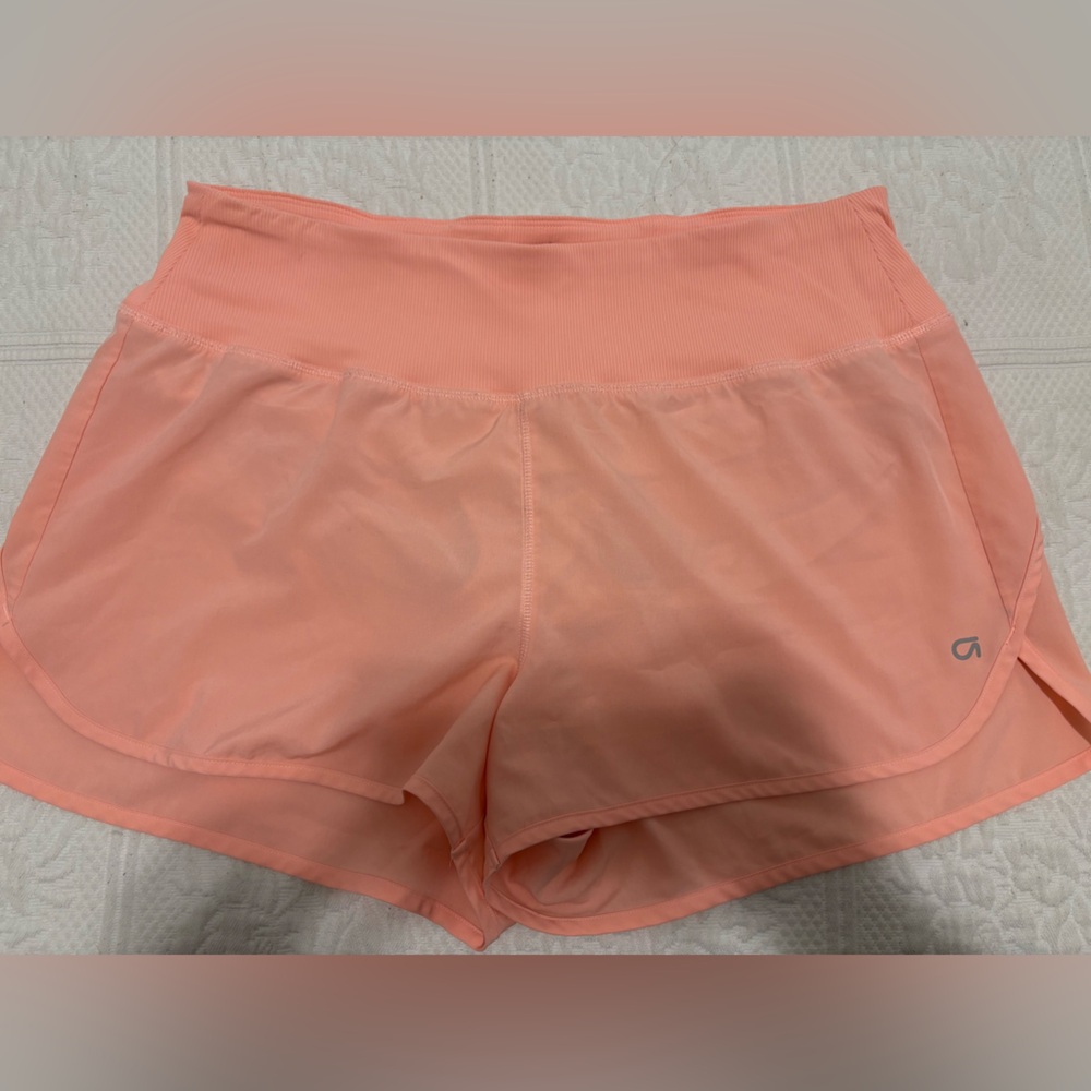 GAP Women's Peach Shorts